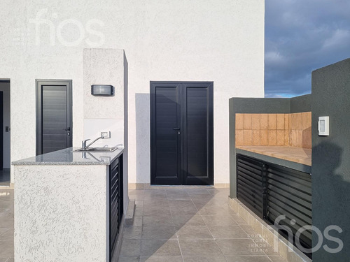 Venta Departamento A Estrenar De Un Dormitorio Con Balcón, Patio Y Amenities En Luis Agote