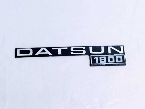 Emblema Datsun 1800 Nissan Lateral 