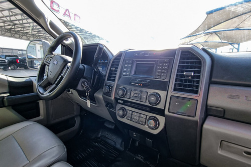 Ford F-350 Super Duty 2017 Caja Ganadera