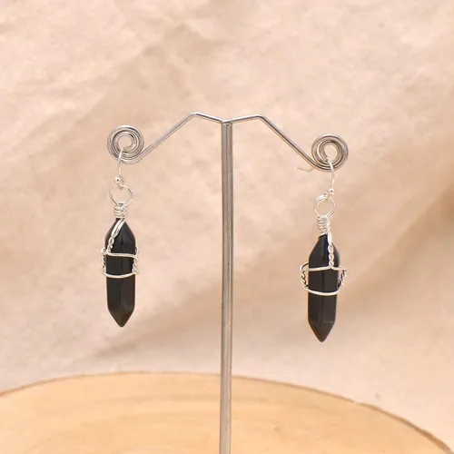 Punto De Cristal Envuelto En Alambre Negro De Onyx Pendiente