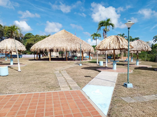 Venta De Villa En Palm Beach Higuerote Ls 25-17519