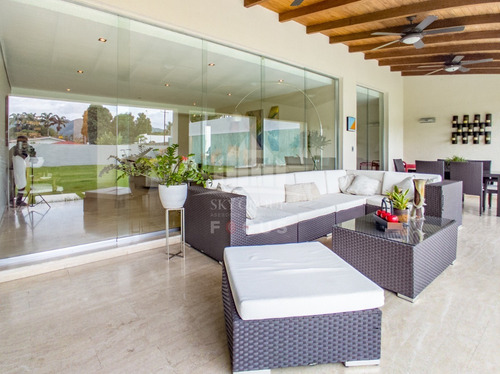 Imagen 15 de 15 de Adriana Atienzo Vende | Hermosa Y Exclusiva Casa En Urb. Guaparo (foc-569)