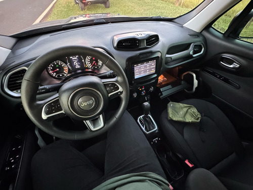 Jeep Renegade 1.8 Flex Aut. 5p