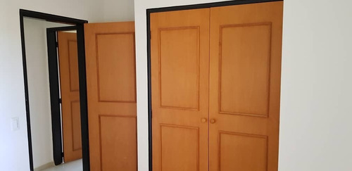 Imagen 4 de 10 de Townhouse En Venta En El Remanso San Diego Hilmar Rios