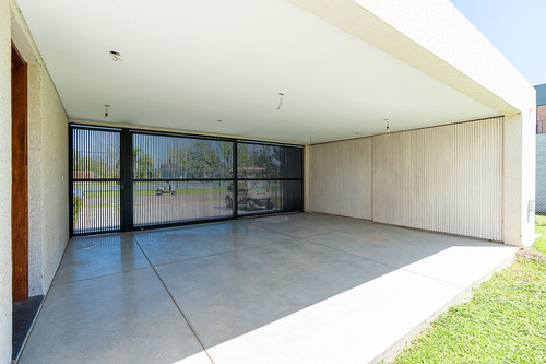 Casa En Venta 3 Dormitorios La Rinconada