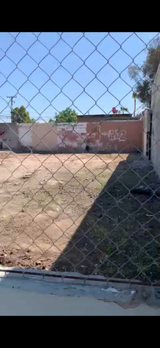Terreno En Venta En La Col Constitución Rosarito