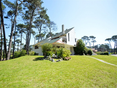 Casa En Venta Playa Mansa Punta Del Este- Ref: 5517