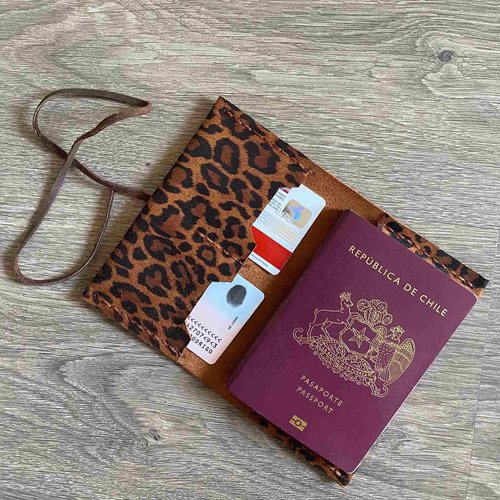 Porta Pasaporte De Cuero Animal Print