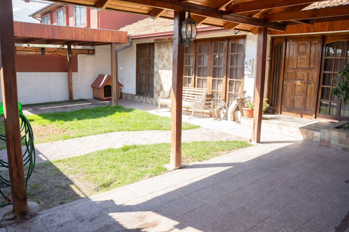 Se Vende Casa A Pasos De Vicuña Mackenna Con Santa...