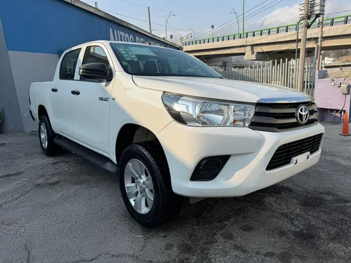 Toyota Hilux 2.7 Cabina Doble Base Mt