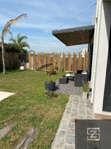 Venta Casa 3 Dormitorios Lagos De Canning Con Cochera