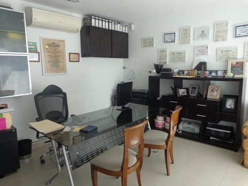 Imagen 7 de 26 de Espectacular Casa En Venta En Santa Elena, Totalmente Remodelada, Piso De Porcelanato, Diferentes Ambientes Y Espacios, Areas Recreativas Y Verdes, Inf. 0424-5337900, Cod. 22-17104, Nds 25