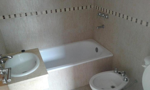 Imagen 3 de 9 de Departamento 2amb Con Patio Y Cochera En Banfield