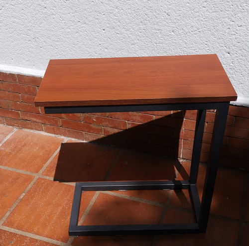 Mesa Auxiliar Para Sillón O Cama