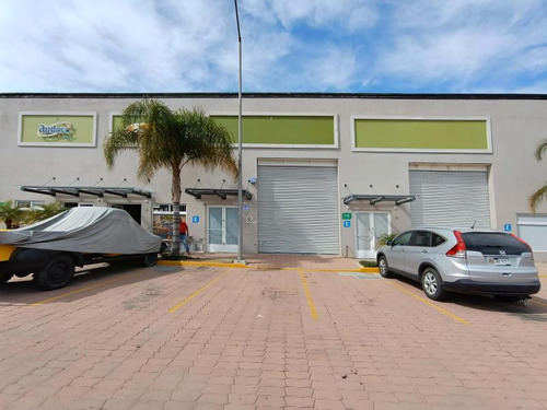 Local O Bodega En Renta De Triple Altura  En Prol. Luis Pasteur Sur, Cimatario, Querétaro.