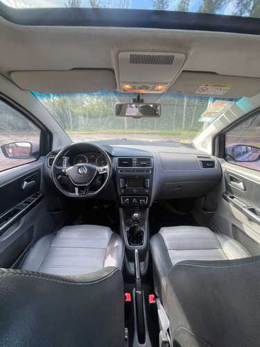 Volkswagen Suran 1.6 Highline 101cv