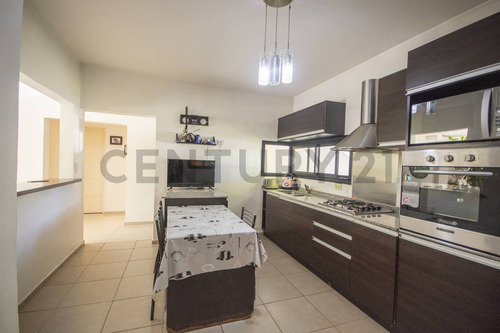 Casa En Venta 5 Ambientes Barrio El Recodo, Pilar - Escobar .