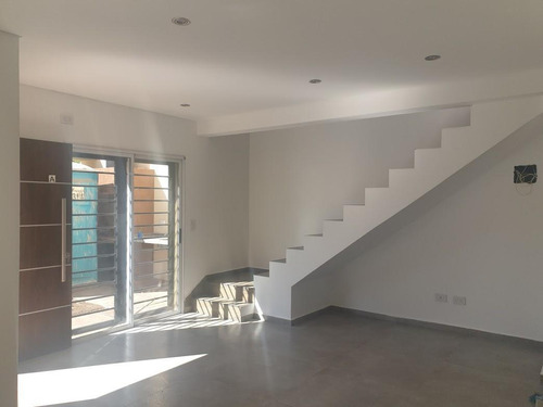 Hermoso Duplex A Estrenar Con Materiales De Excelencia