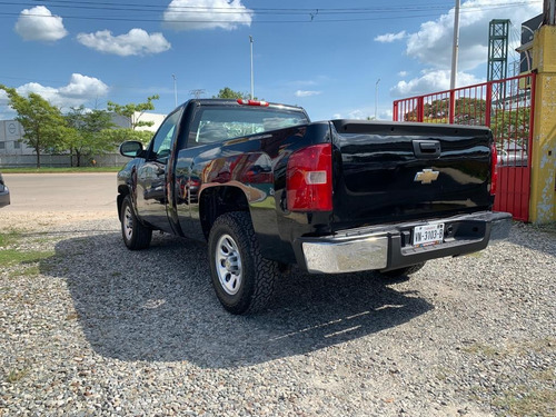Imagen 8 de 14 de Chevrolet Silverado 2010 E 1500 5vel Cab Reg Aa 4x2 Mt
