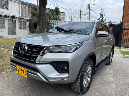 Toyota Fortuner Srv