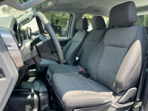 Ford F-150 3.3 XL Doble Cabina V6 4X2 At