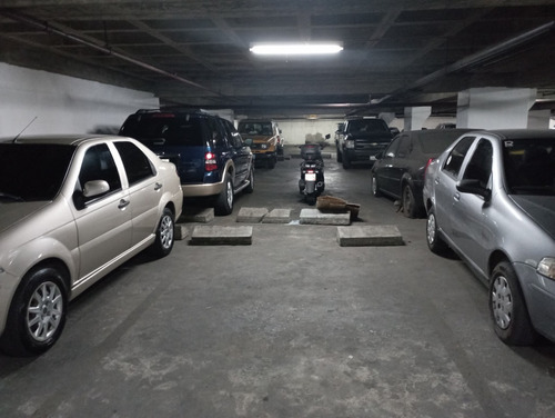 Se Ofrece En Venta Comodo Y Centrico Apartamento Ubicado En Centro Parque Caracas La Candelaria