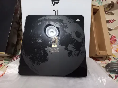 Sony PlayStation 4 Slim 1TB Final Fantasy XV Luna Edition