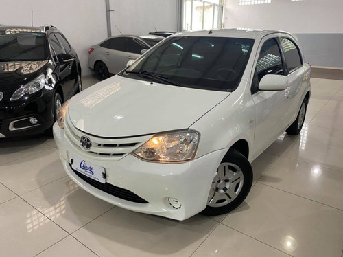 Etios 1.3 Xs 2013 Branco Completo