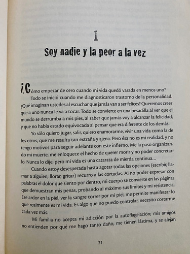 Libro Filos Fea Inútil Loca Obesa Suicida De Giuliana Caleña