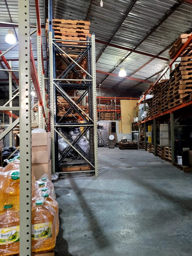 A Tan Solo 5 Minutos De Las Mercedes. Venta De Galpon Industrial En La Zona Industrial La Naya, Baruta, 980 Mts. Para Desarrollar Cualquier Industria. Cuenta Con Una Cava De Refrigeracion De 28 Mts