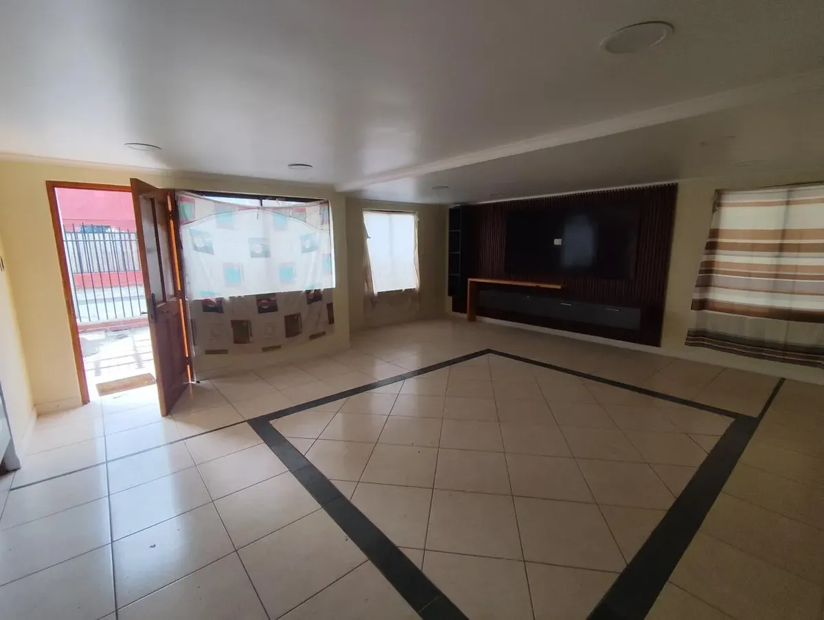 Imagen 3 de 22 de Excelente Propiedad De 300 Mts De 3 Dormitorios Y 2 Baños