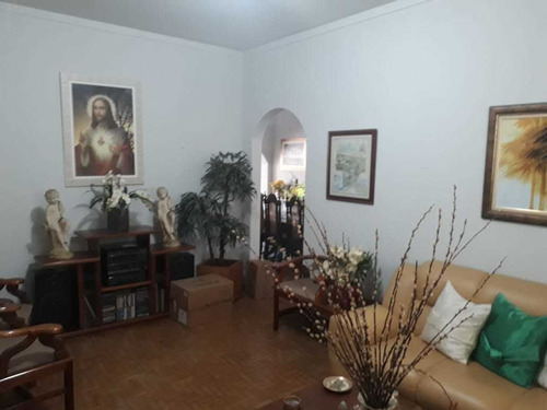 Casa Em Baependi Mg, Terra De Nhã Chica, Com 04 Quartos , Terreno 1.000 M2, Com Comercio Alugado Em Baixo. - 310