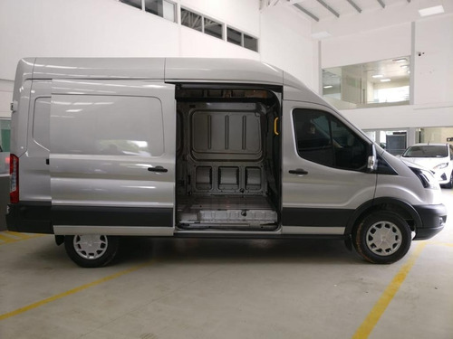 Imagen 3 de 13 de Ford Transit Larga Techo Alto 2022