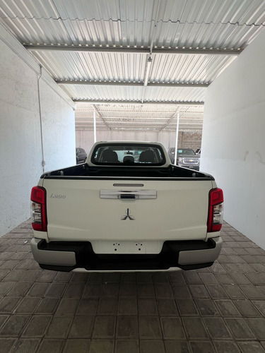 Mitsubishi L200 2.4 Cd Glx 4X4 Mt