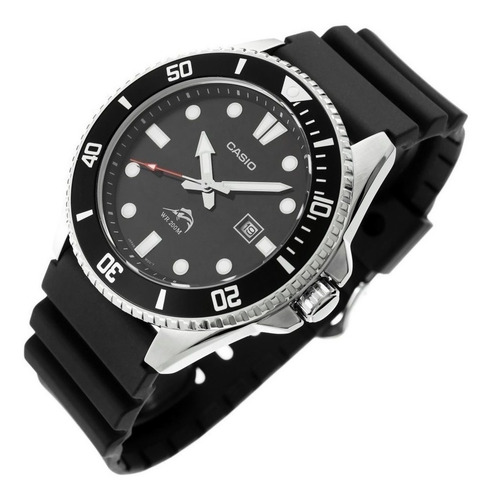 Imagen 2 de 3 de Reloj pulsera Casio Classic MDV-106 de cuerpo color plateado, analógica, para hombre, fondo negro, con correa de resina color negro, agujas color plateado, blanco y rojo, dial blanco y plateado, minutero/segundero gris y blanco, bisel color negro y blanco y hebilla simple