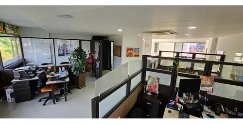 Excelente Oficina, Ubicado En El Sector Poblado