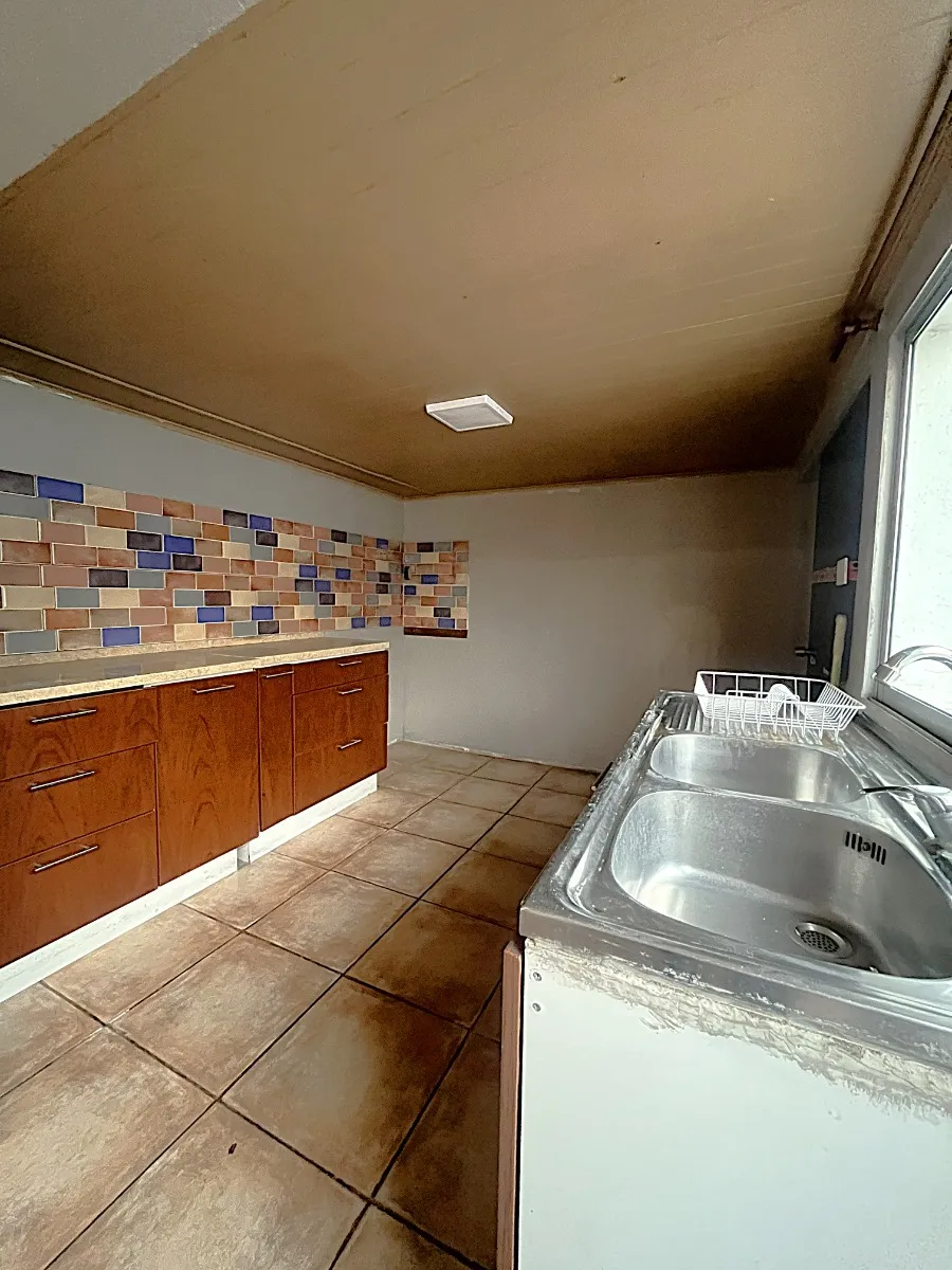 Imagen 4 de 15 de Cómoda Casa Familiar Con Patio. 3d/2b