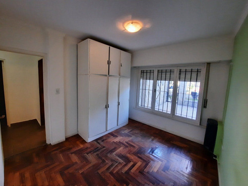 Imagen 9 de 18 de Casa Amplia Y Reciclada En Esquina. Excelente Barrio