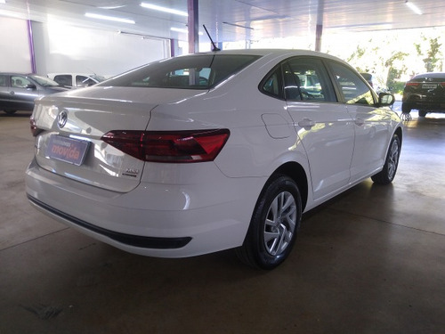 Volkswagen Virtus 1.6 Msi (flex) (aut)