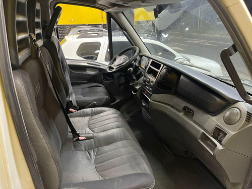 Iveco Daily 35s14 2018 *refrigerada Com Gancheira