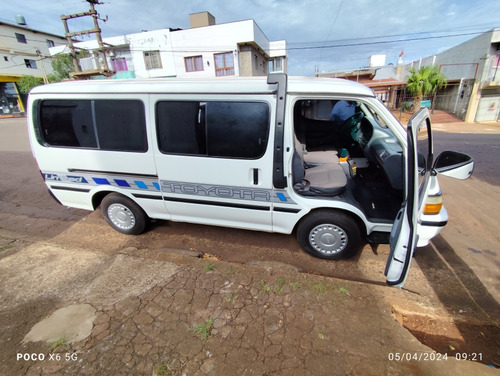 Toyota Hiace 2.5 Dieael 13 +1