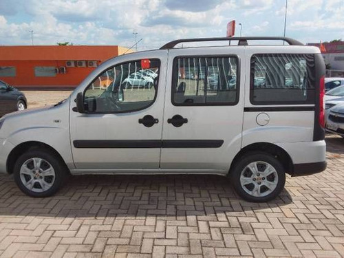 Imagem 8 de 9 de Fiat Doblò 1.8 Mpi Essence 7l 16v Flex 4p Manual