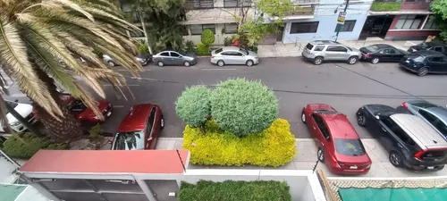 Excelente Propiedad En Col. Del Valle De 5 Recamaras