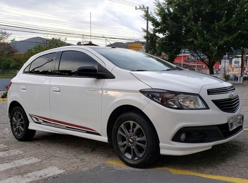 Imagem 7 de 8 de Chevrolet Onix 2016 1.4 Effect 5p