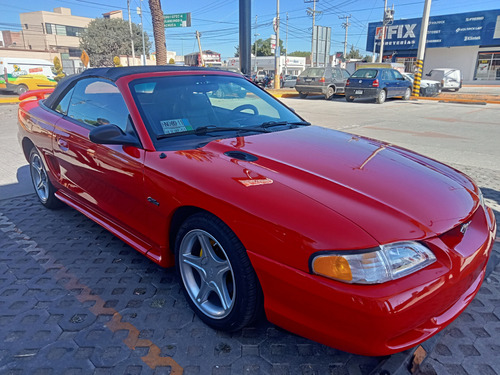 Mustang Convertible V6 Estándar