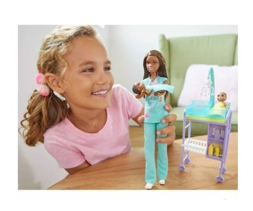 Imagem 6 de 9 de Barbie Profissões Pediatra Negra Com 2 Bebês Mattel Ms