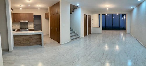 Venta Casa Nueva En Lomas De La Selva - V268