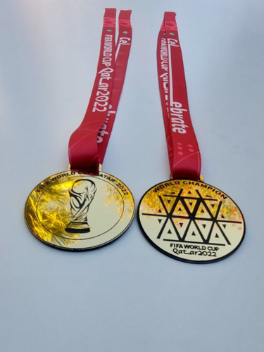 Medalla Qatar Copa Del Mundo 2022 C/cinta Roja Original X15u