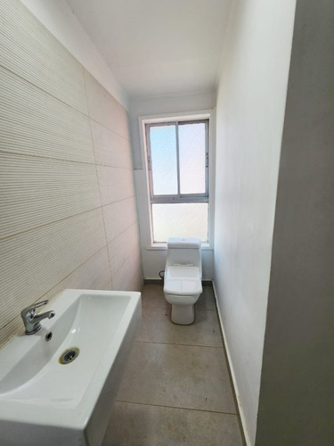 Casa Con Vista Al Mar Y Terraza En Cerro Alegre