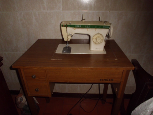 Maquina De Coser Singer Mod 263 Multipunto Y Mueble Singer.